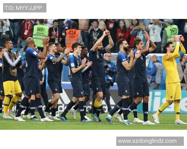 最近表现不佳却闪耀的足球明星球队引发热议与关注 最近表现不佳却闪耀的足球明星球队引发热议与关注